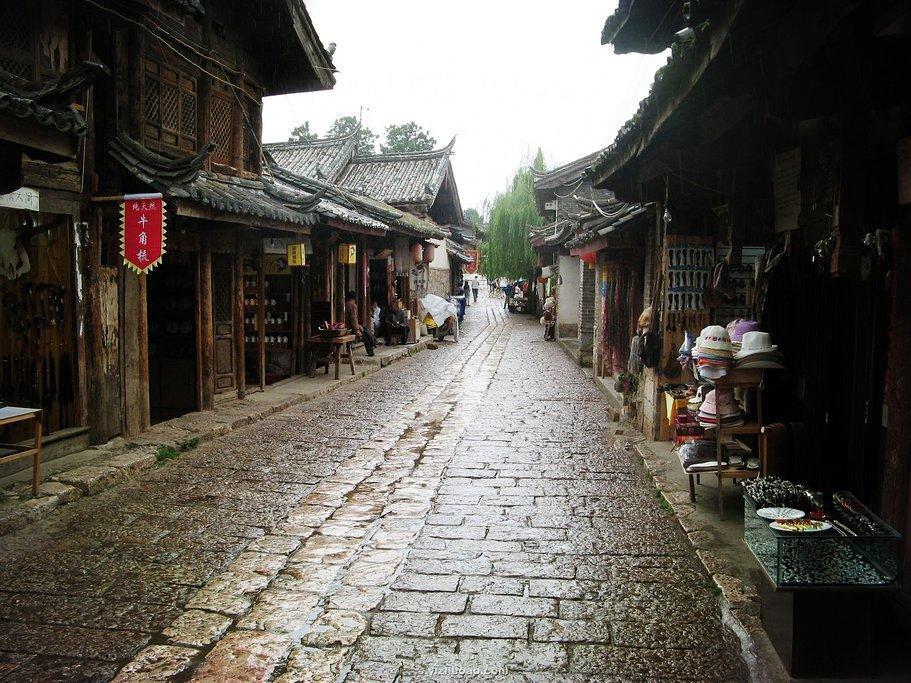 一线楼市调整“风向标”：广州放开120平方米以上住宅限购 商服物业可转个人